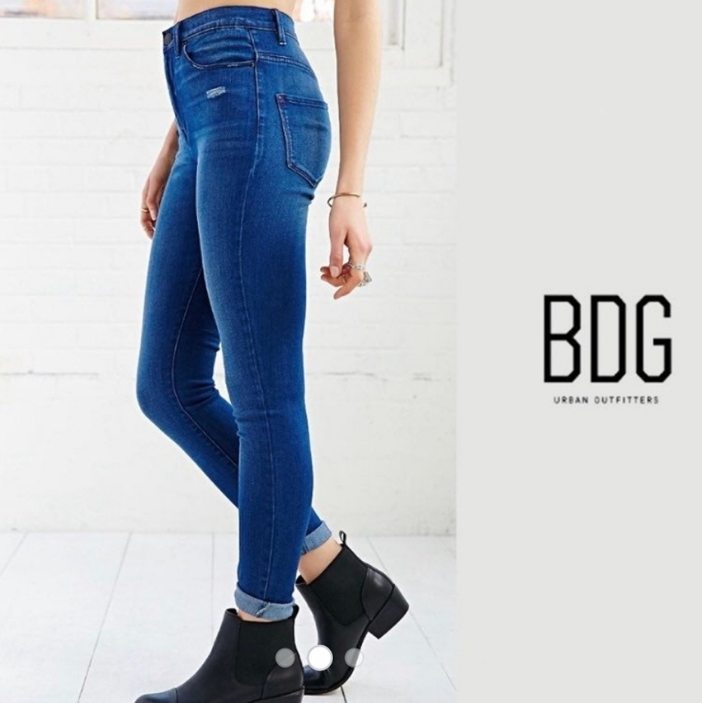 BDG ultra high-waisted "Twig Ankle" skinny jeans, size 28.
